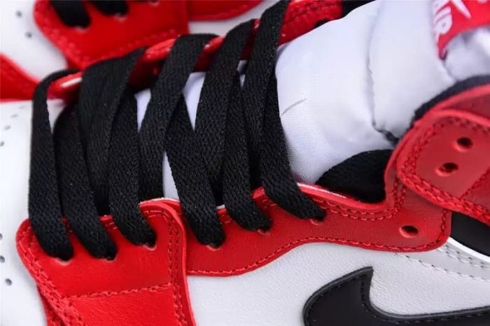 Air Jordan 1 High Chicago - Image 8
