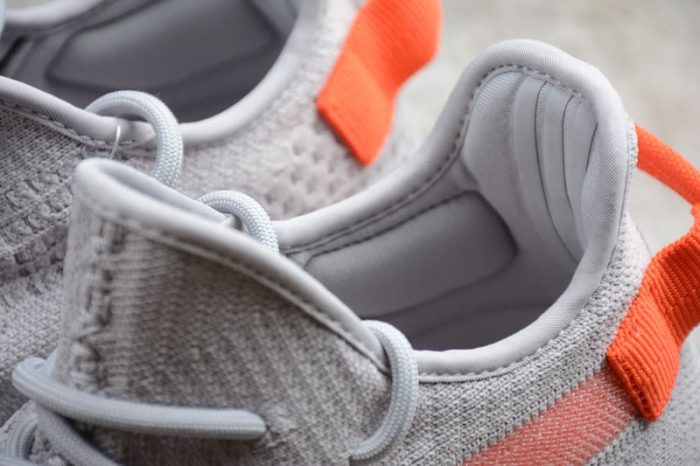 Adidas Yeezy 350 V2 Tail Light - Image 7