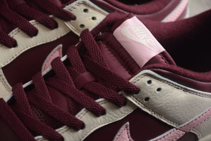 Nike Dunk Low Premium Valentine's Day - Image 8