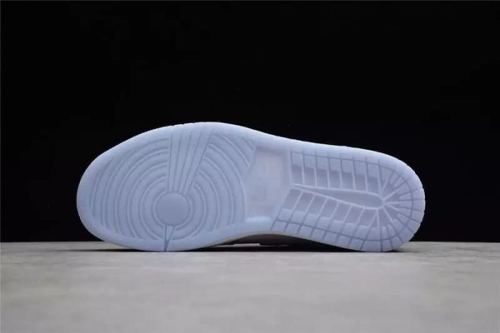 Jordan 1 Low Wolf Grey - Image 4