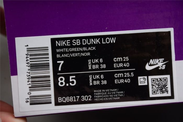 Nike SB Dunk Low Pro Classic Green - Image 12