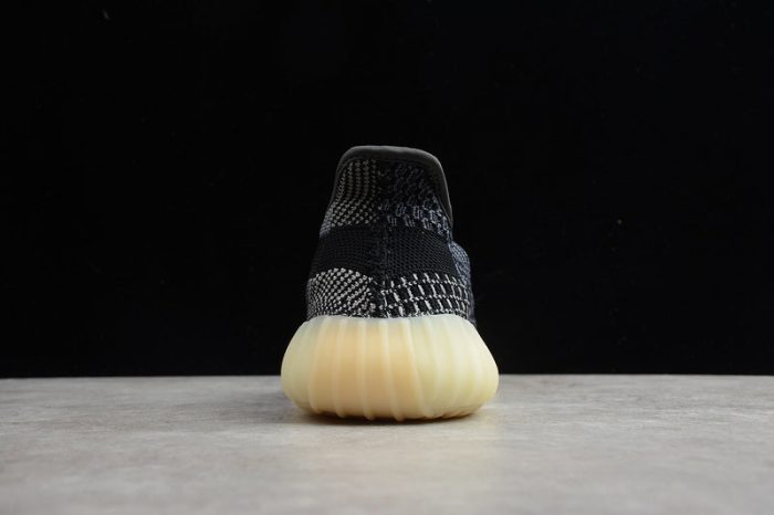 Adidas Yeezy 350 V2 Carbon - Image 4