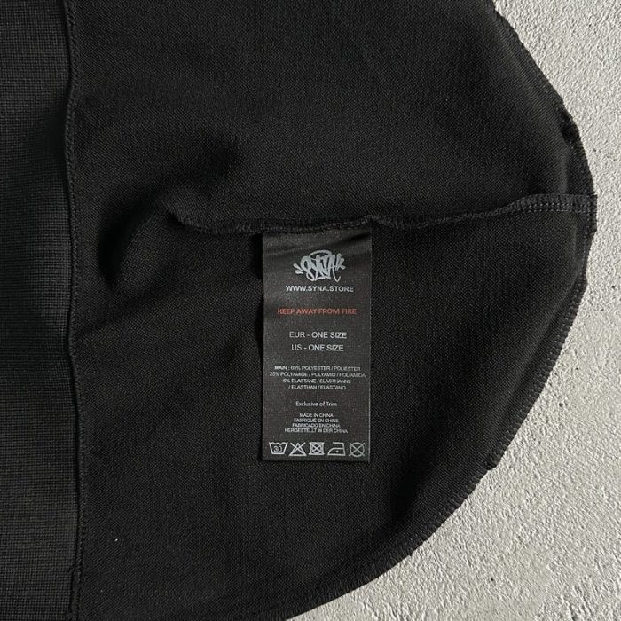 Synaworld Winter Black Red Beanie - Image 6