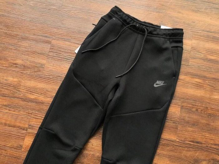 Nike Tech Fleece black - Image 4