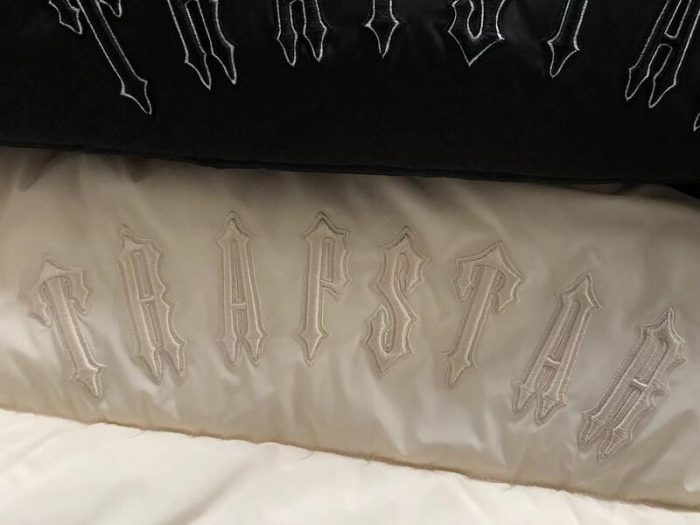 Jacket Puffer Trapstar Irongate Hooded Cream - Image 7