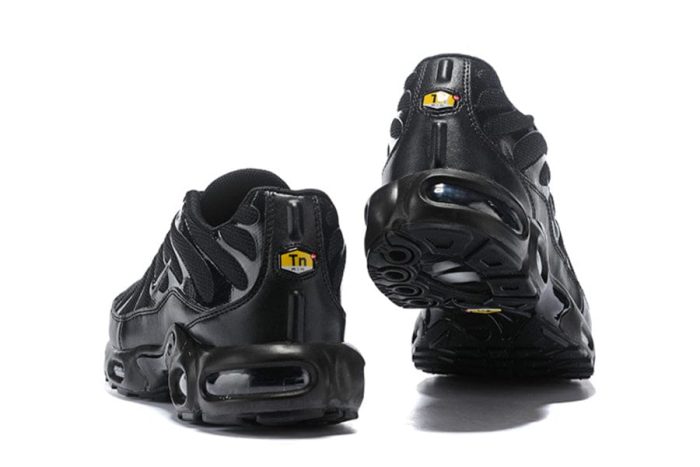 Air Max TN Plus "Triple Black" - Image 6