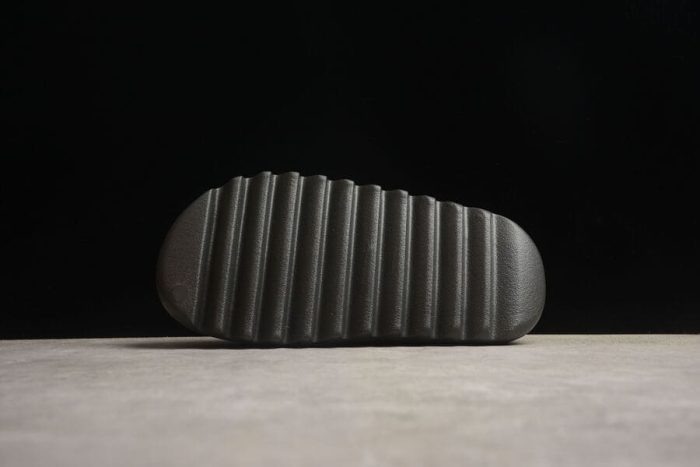 Adidas Yeezy Slide Onyx - Image 5