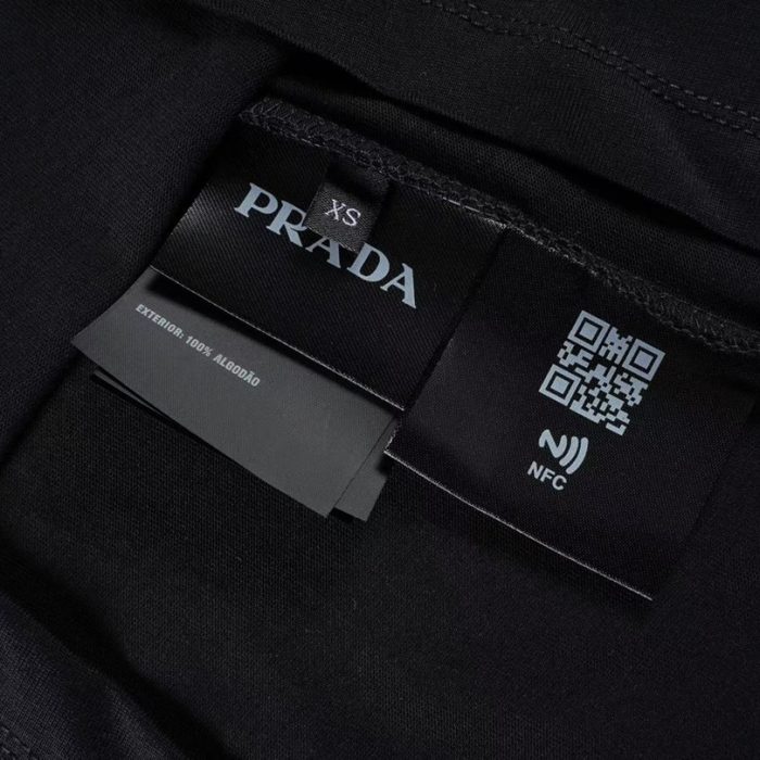 T-shirt Prada Crest Logo Black PD018 - Image 9