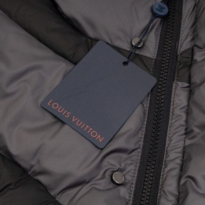 Jacket Puffer Louis Vuitton with Monogram Design LV069 - Image 9