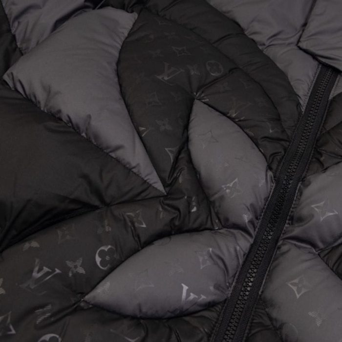 Jacket Puffer Louis Vuitton with Monogram Design LV069 - Image 6