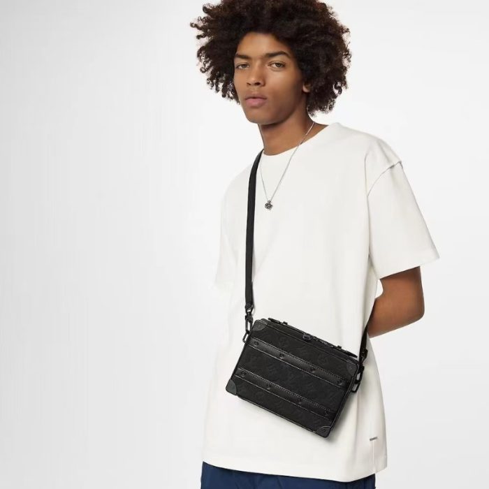 Box Bag Louis Vuitton Monogram Black LV038 - Image 11