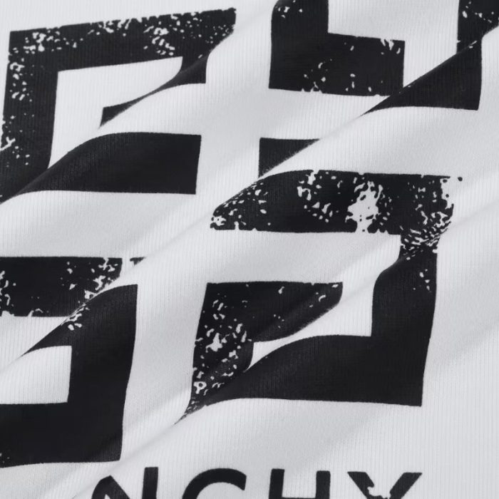 Sweatshirt Givenchy 4G Logo GV026 - Image 3