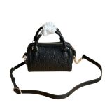 Shoulder Bag Gucci Black GC165