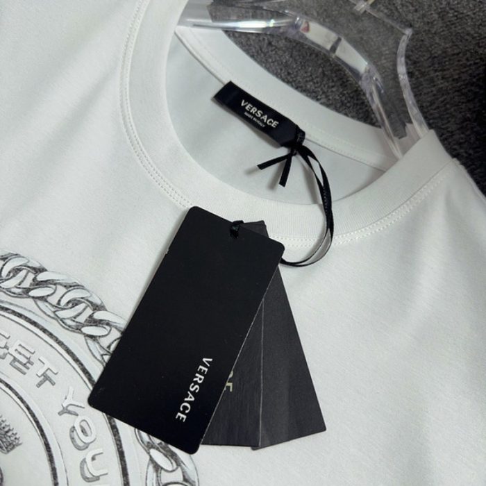 T-shirt Versace Never forget Your Roots VSC029 - Image 2