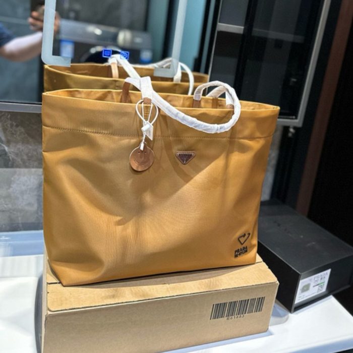 Prada Nylon Tote Bag PD079 - Image 7