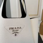 Prada White/Black Medium Leather Bag PD082 - Image 7
