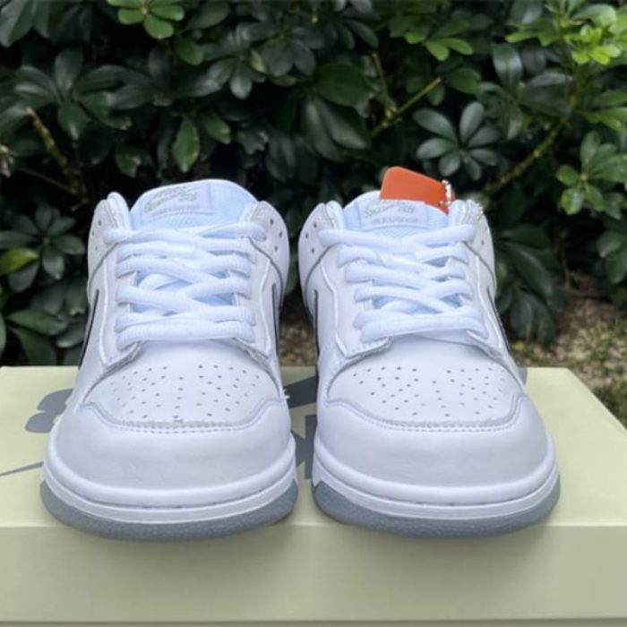 Supreme x Nike SB Dunk Low NK089 - Image 2