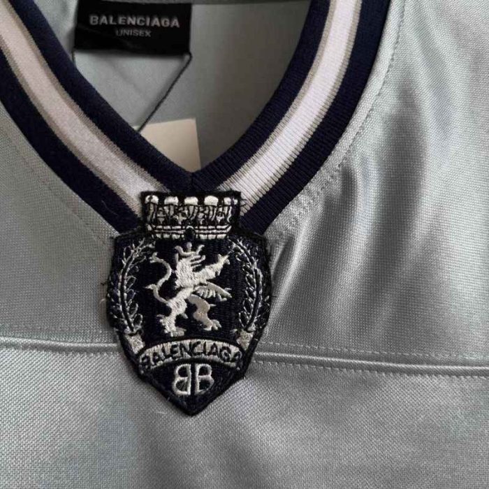 T-shirt Balenciaga Jersey V-nek Oversized B261 - Image 5