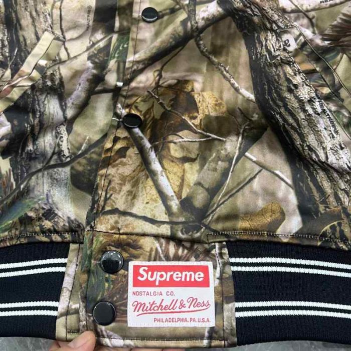 Jacket Supreme x Mitchell & Ness Varsity Satin SP147 - Image 5